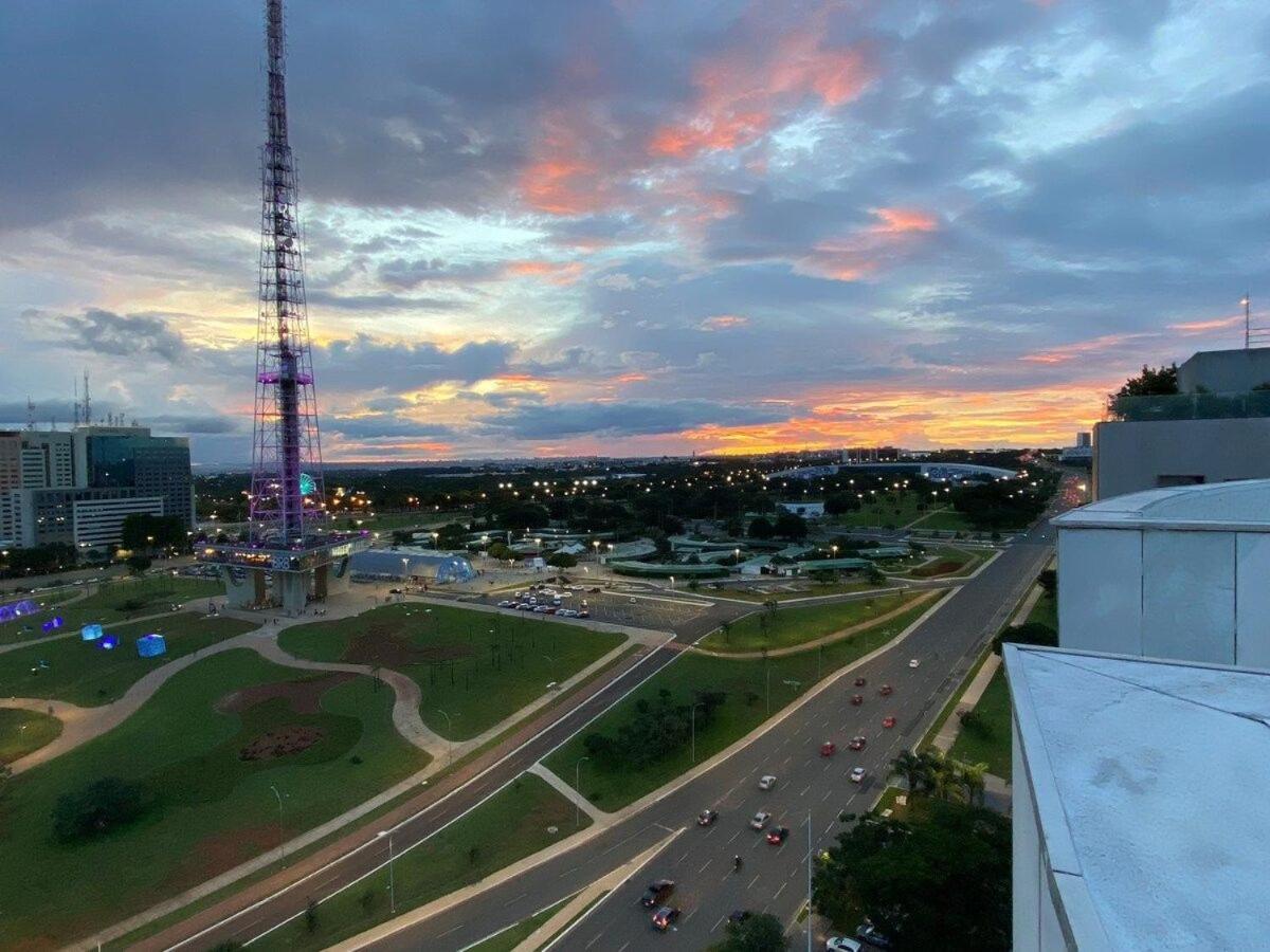 Flat Encantador No 7º Com Vista Pra Torre De Tv Brasilia Exterior photo